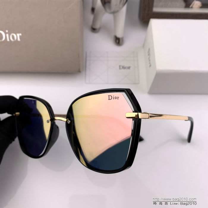 DIOR-迪奧 2019新款 迪奧網紅同款 寶麗來樹脂偏光鏡片 時尚百搭 女款太陽鏡 2953  lly1657